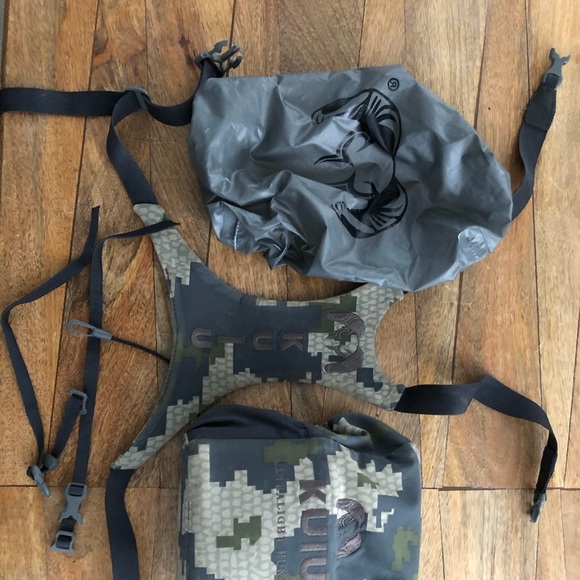 Kuiu binocular harness. Hunting fishing hiking - Picture 2 of 5